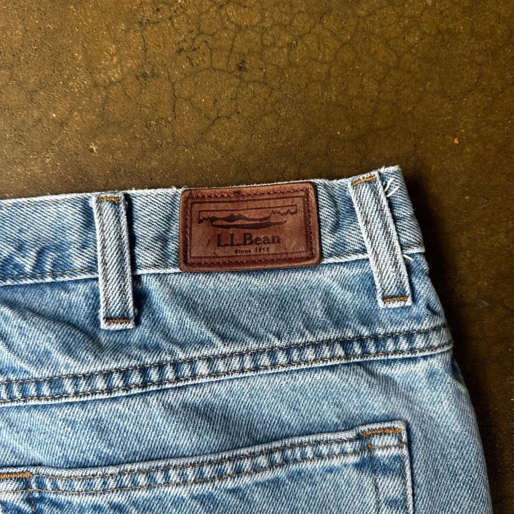 LL Bean Jeans Mens 40x32 Light Blue Excellent Natural Fit Straight Leg Cotton